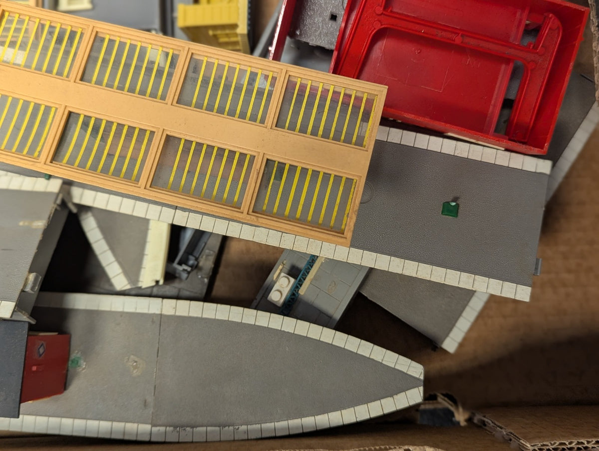OO Gauge Job Lot of Model Railway Spares & Parts - Lot 209