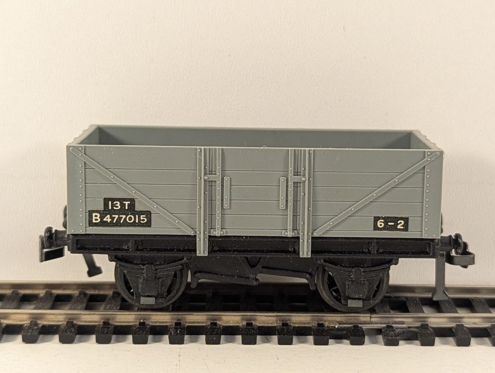 Hornby-Dublo 32074 OO Gauge 13-Ton Standard Wagon - Boxed