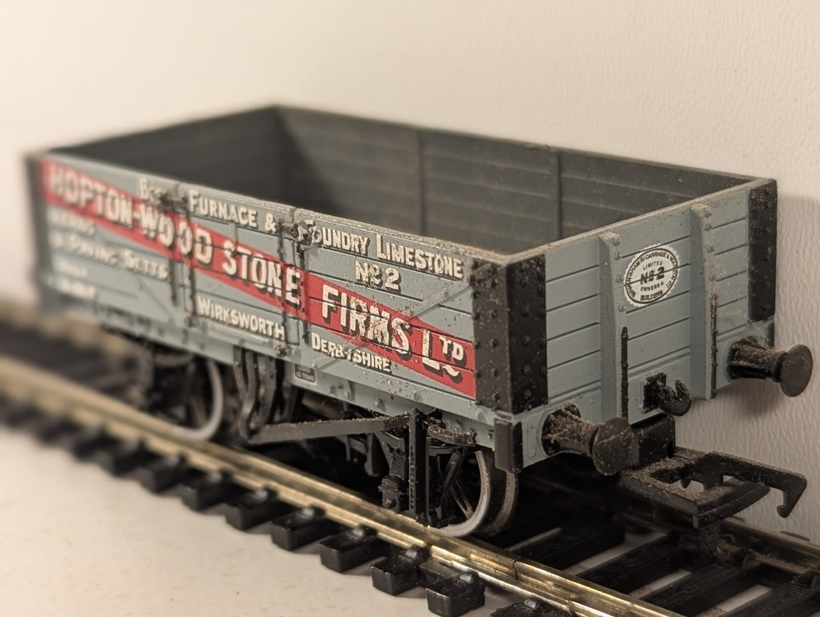 Bachmann OO Gauge 7 Plank Wagon Open Wagon 2 Hopton-Wood Stone Firm