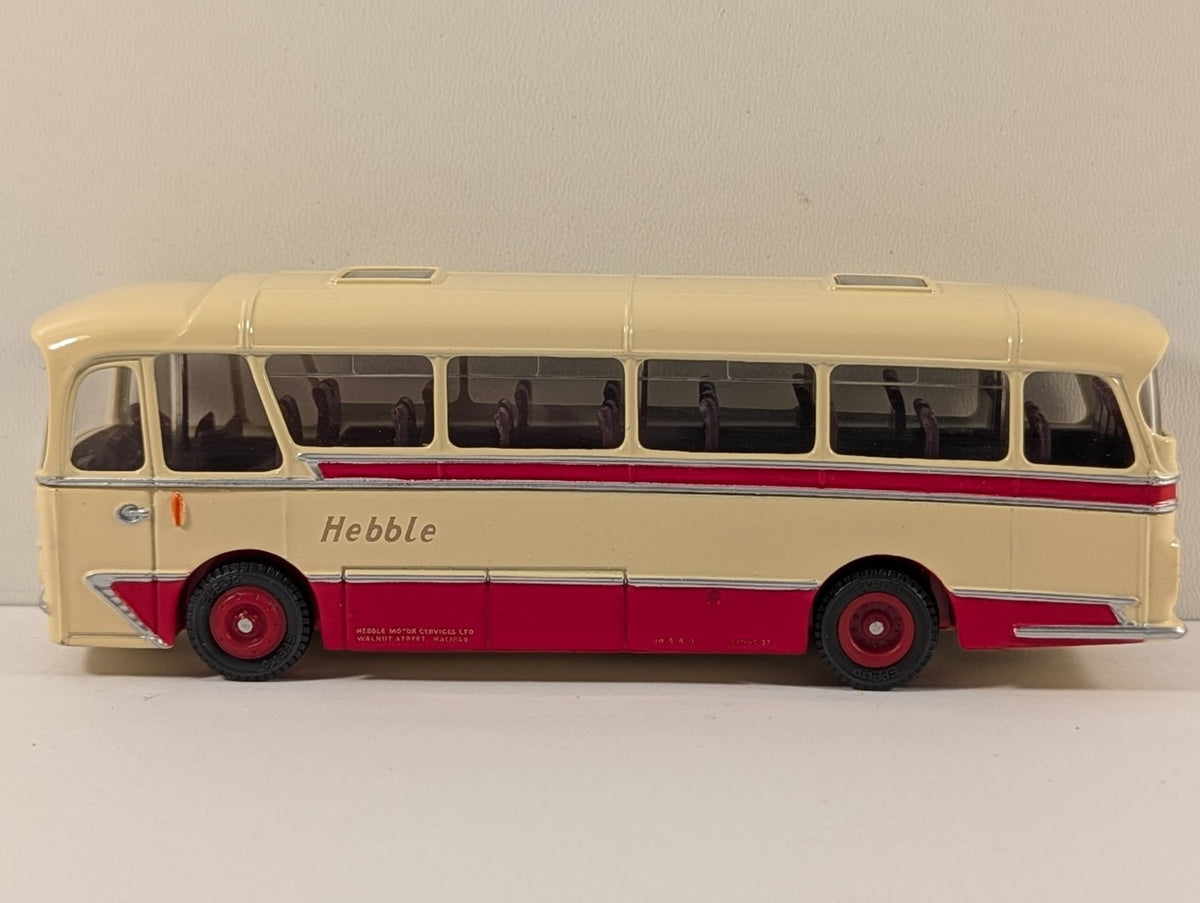 EFE Harrington Cavalier Coach – Hebble Livery – 1:76 Scale