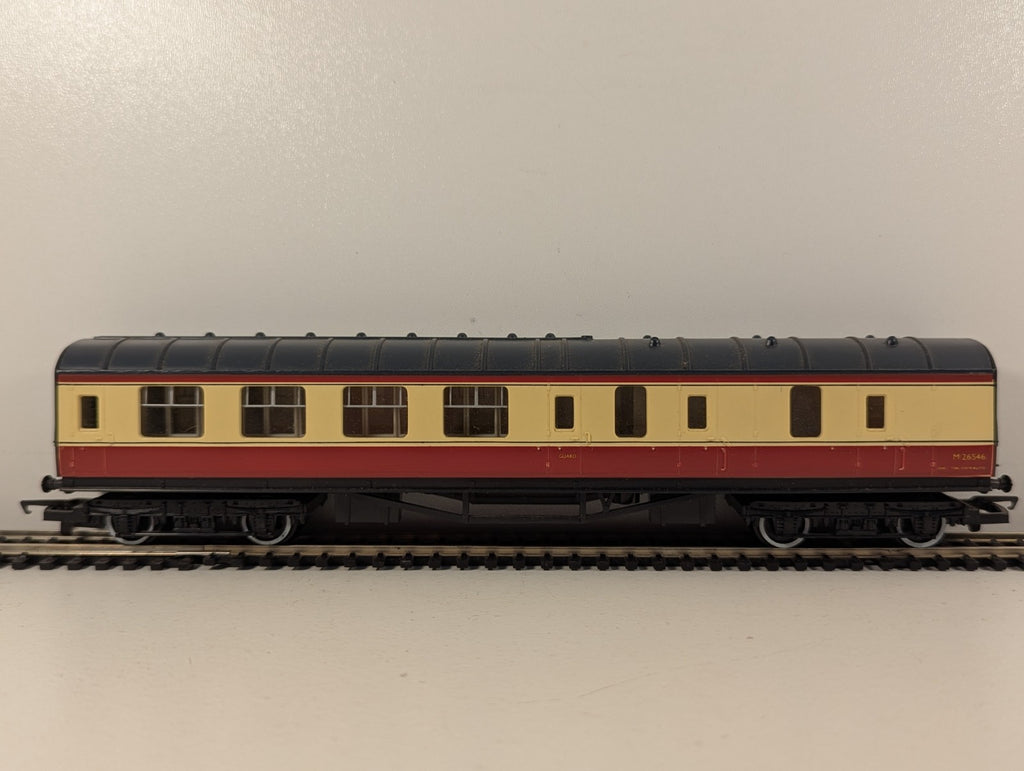 Hornby R.423 BR Mk1 Brake Second Corridor (BSK)