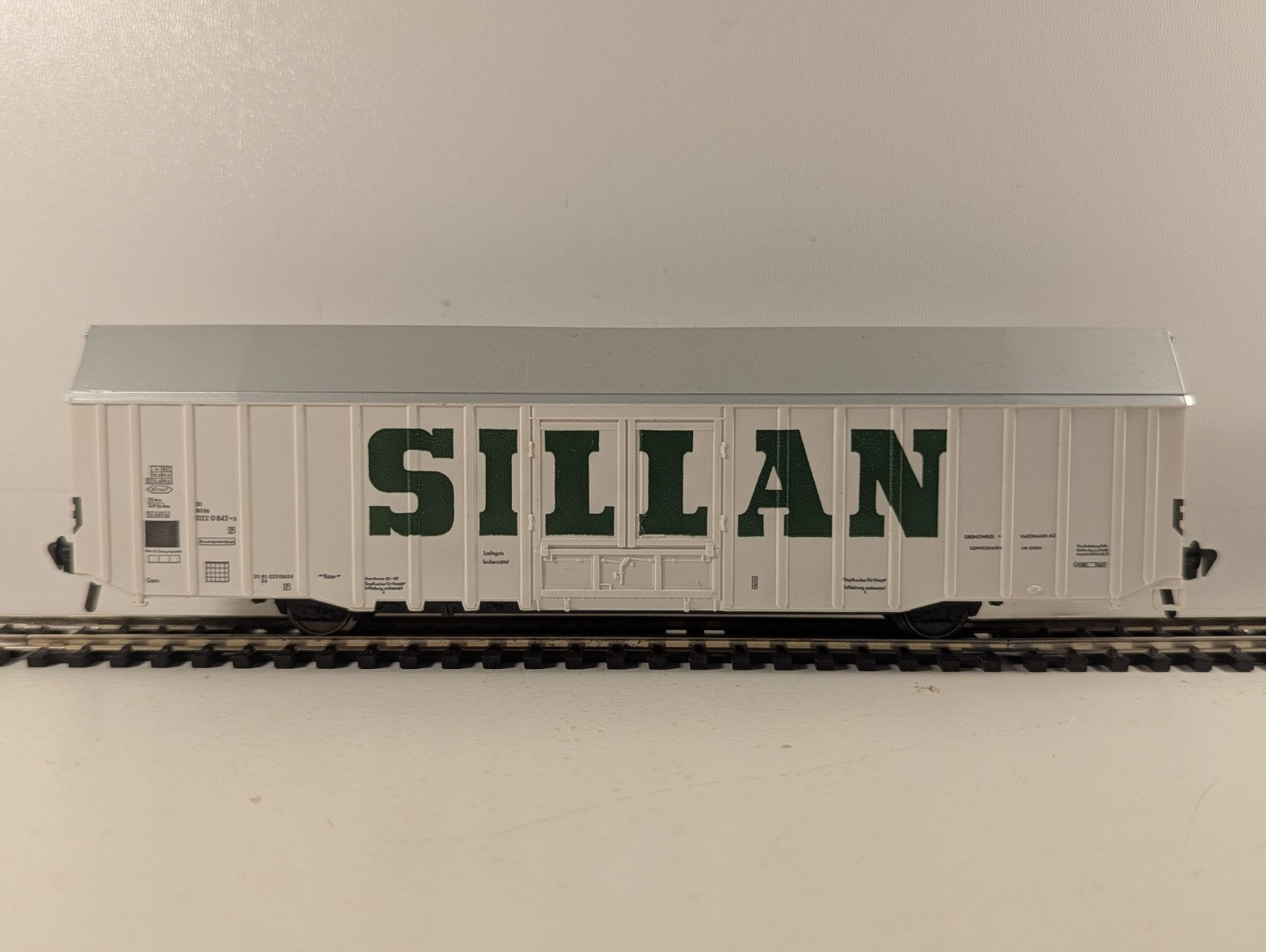 Fleischmann HO Gauge DB 'Sillan' Sliding Wall Wagon Goods Wagon 20