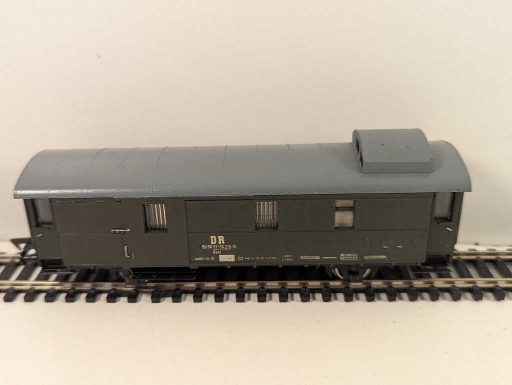Fleischmann HO Gauge DR Daai Baggage Coach – East German Era
