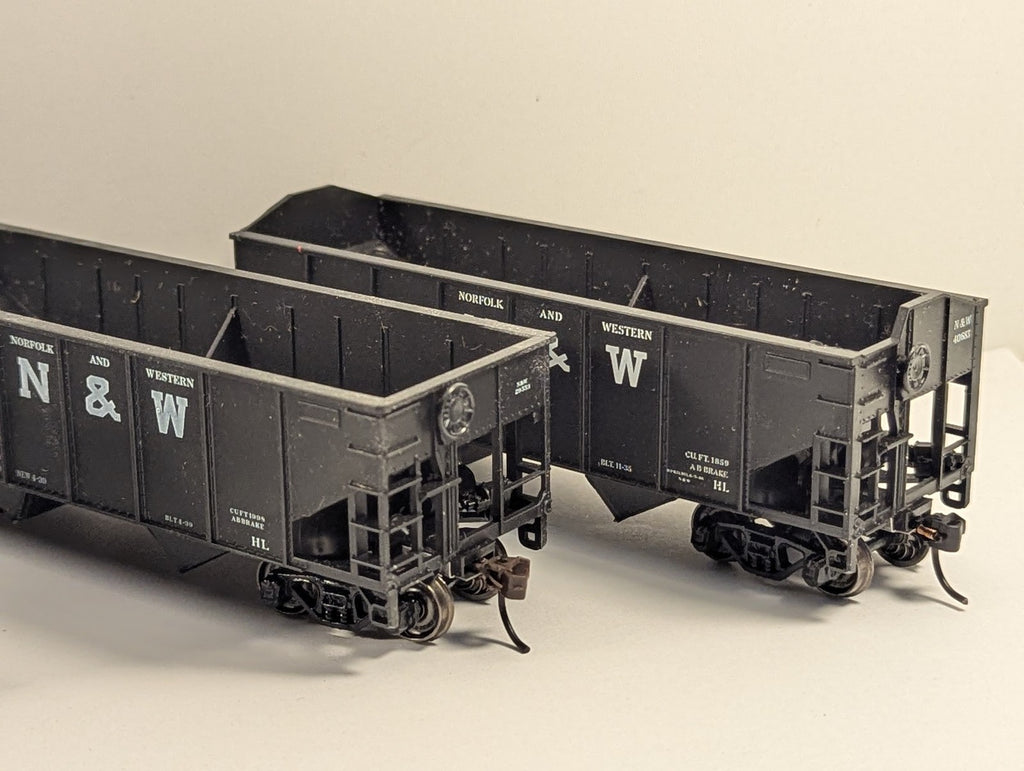 Athearn HO Gauge 34ft Ribbed Hopper Wagons Norfolk & Western