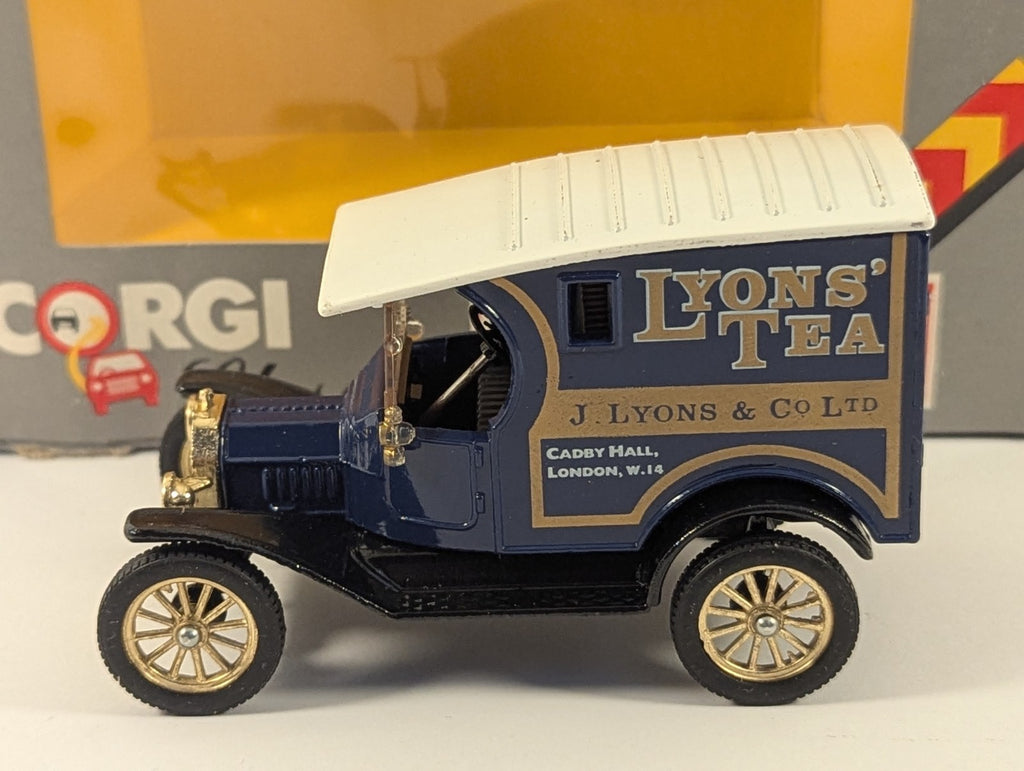 Corgi Classics 865 Ford Model T Van Lyons' Tea