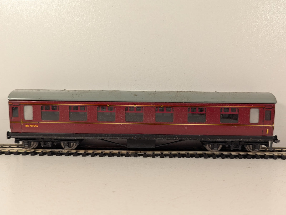 Hornby Dublo OO Gauge BR Maroon Corridor Coach Passenger Coach M4193 4052