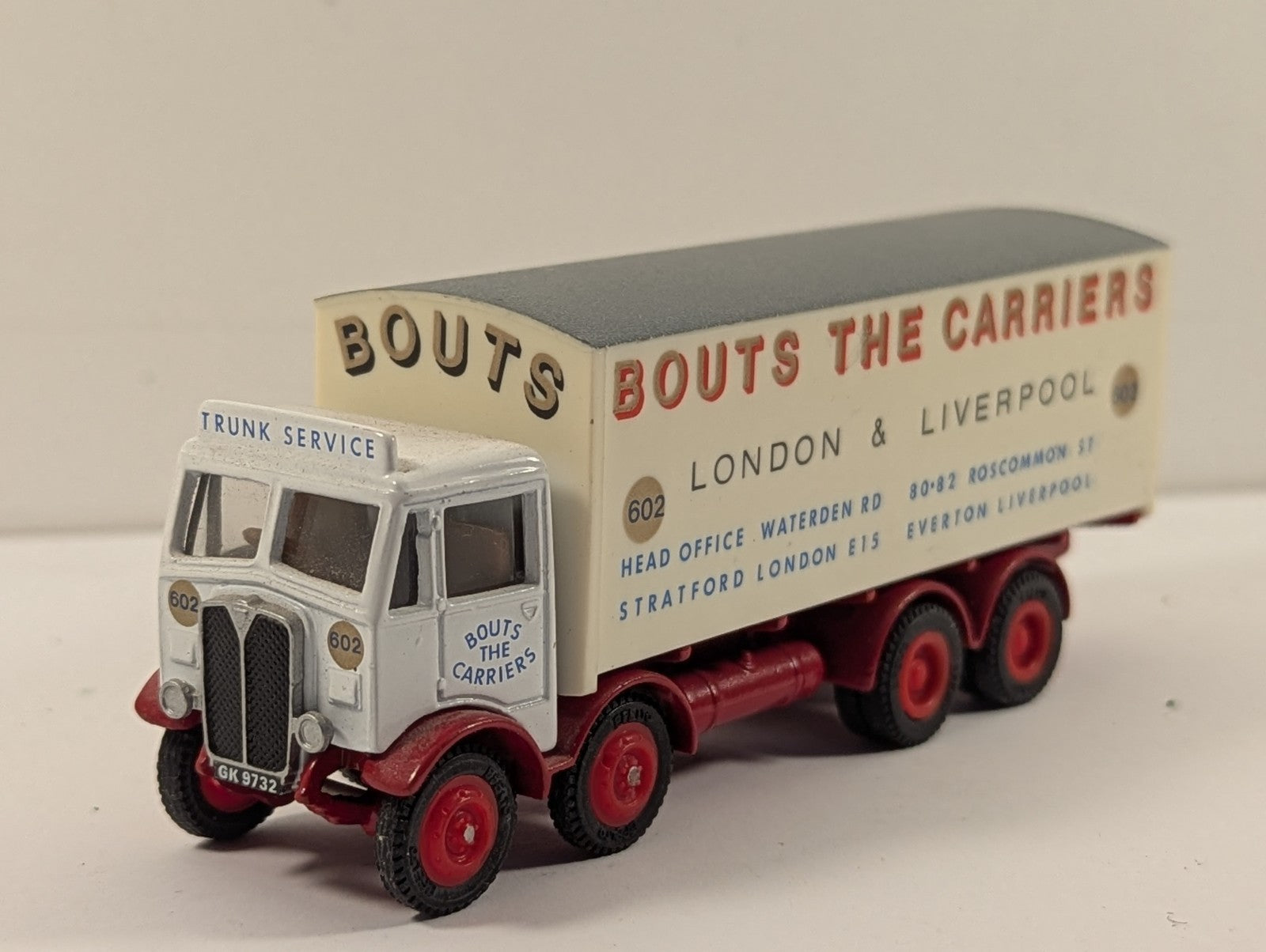 EFE 1:76 Scale AEC Mammoth Major MkI 8-Wheel Box Van Die-cast Model