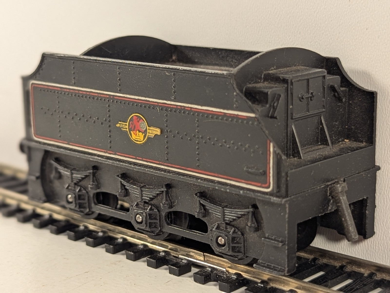 Tri-ang Hornby R33 OO Gauge BR Class 3F Tender BR Black - Spares/Repairs