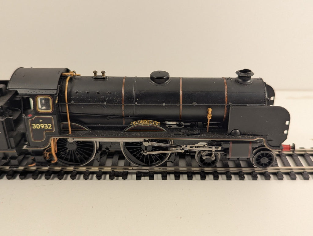 Hornby R2744 BR Schools Class 4-4-0 “Blundell’s” – DCC Ready