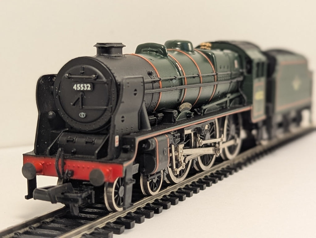 Mainline OO Gauge Rebuilt Patriot Class 'Illustrious' Steam Locomotive