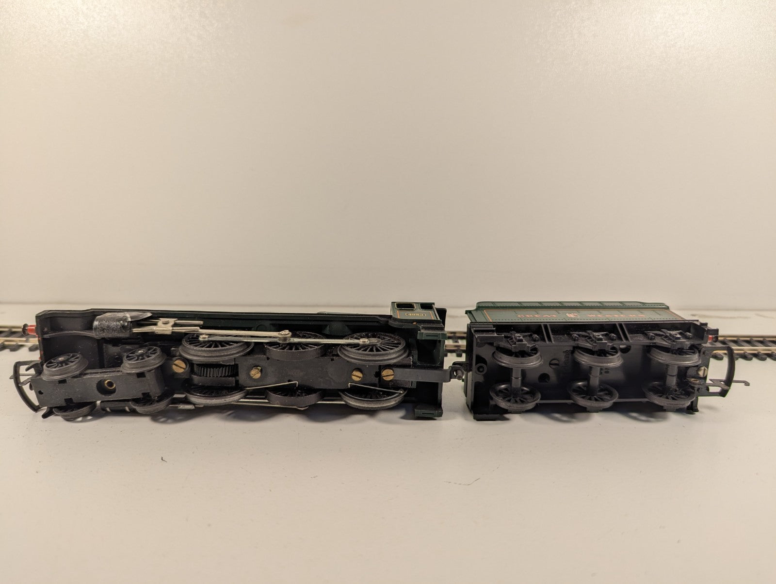 Tri-ang Hornby GWR Hall Class GWR Lined Green