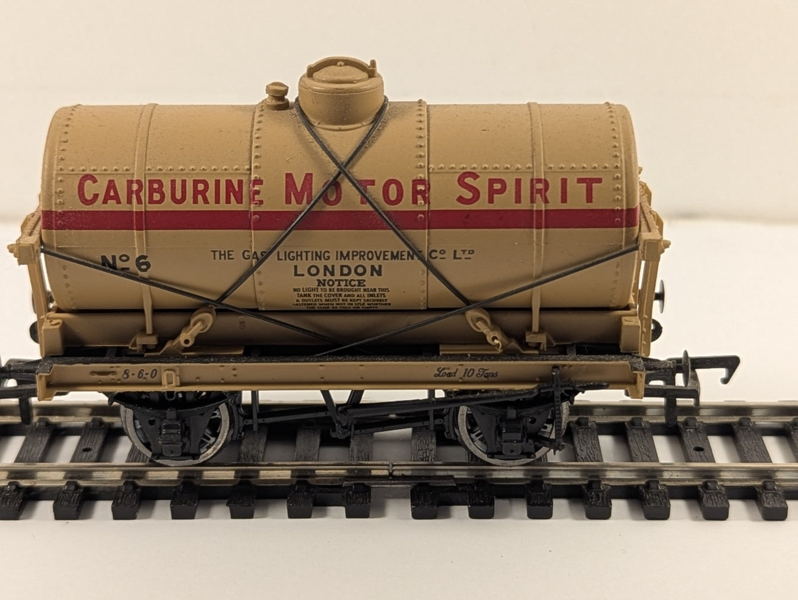Bachmann OO Gauge 14 Ton Tank Wagon Carburine Motor Spirit No. 637