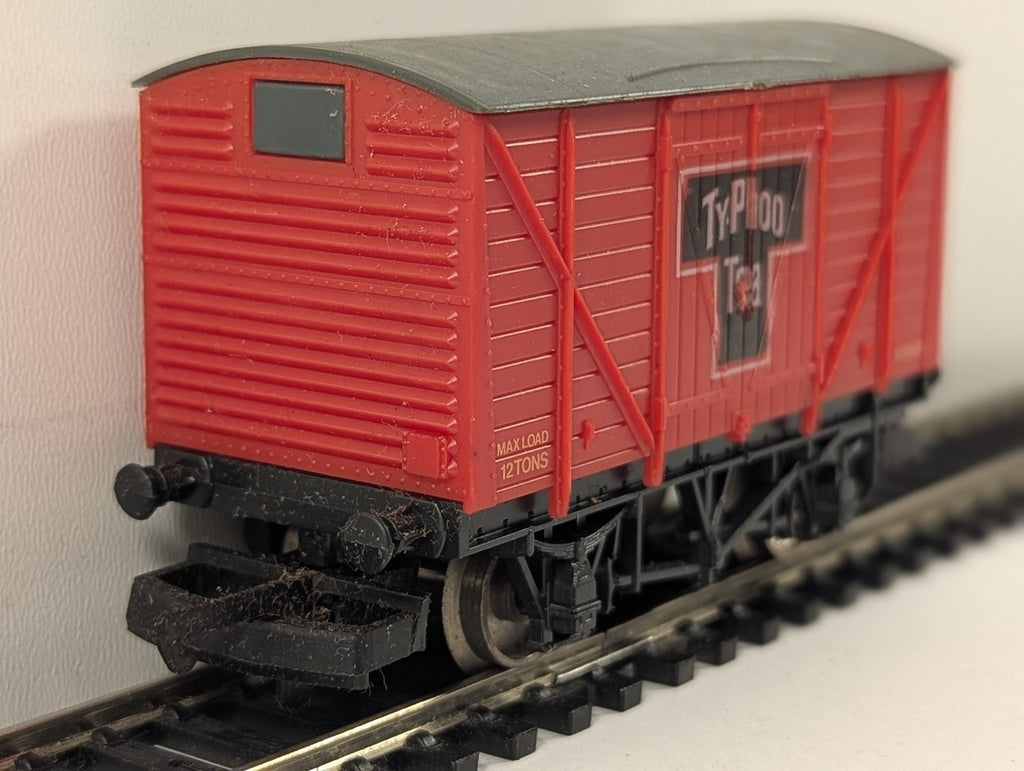Lima OO Gauge Ty.Phoo Tea Box Van Goods Wagon S1200 Ty.Phoo Tea Red 30 5601 W