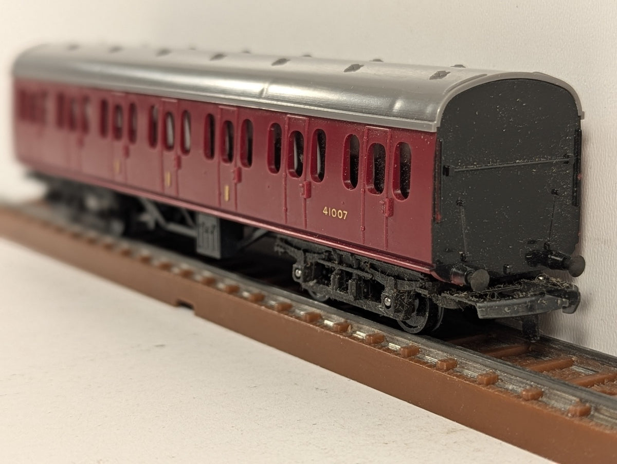 Tri-ang TT Gauge BR Main Line Composite Coach Passenger Coach 41007 BR Maroon