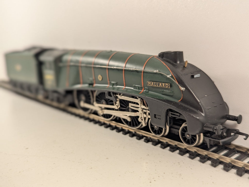 Hornby LNER Class A4 "Mallard" Steam Locomotive OO Gauge - Boxed