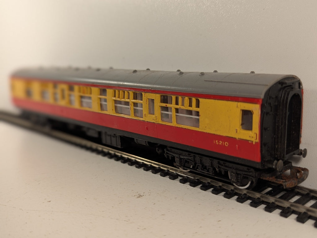 Hornby OO Gauge LMS Corridor Composite Coach Passenger Coach 15210