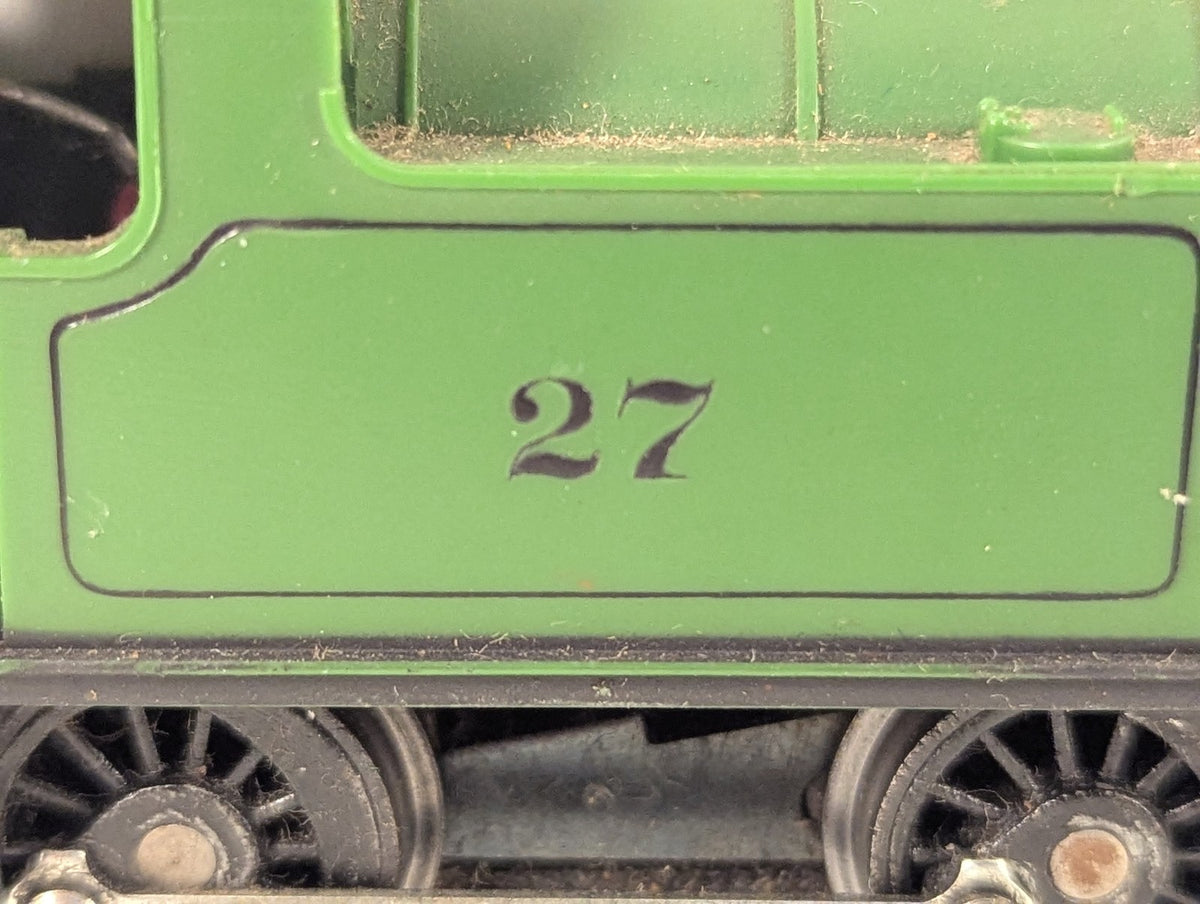Tri-ang OO Gauge 0-4-0 Industrial Tank Locomotive 27 Green R.355