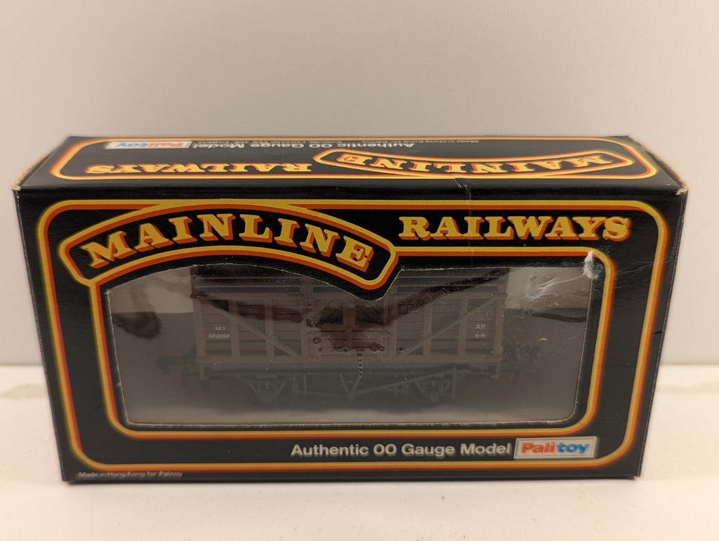 Mainline OO Gauge BR Cattle Wagon M12098