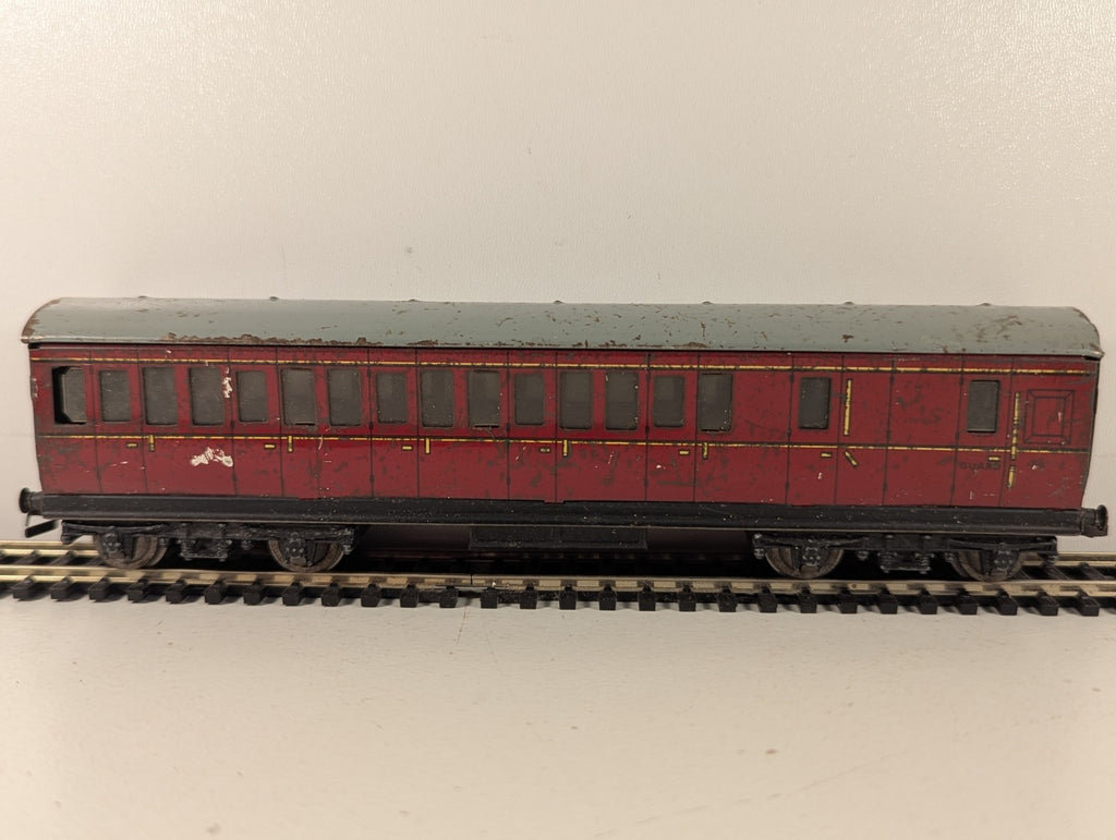 Hornby Dublo OO Gauge LMS Brake Third Tinplate Corridor Coach