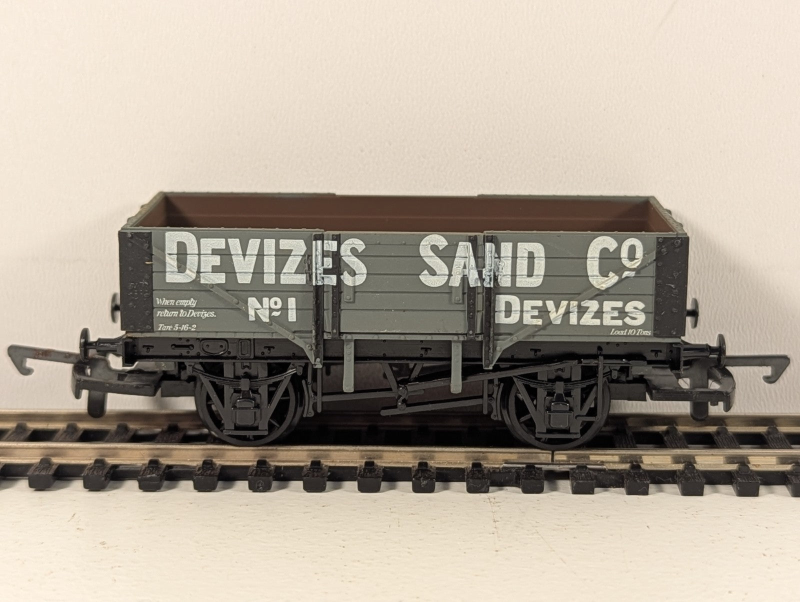 Airfix GMR 54374-5 “Devizes Sand Co” 5-Plank Wagon