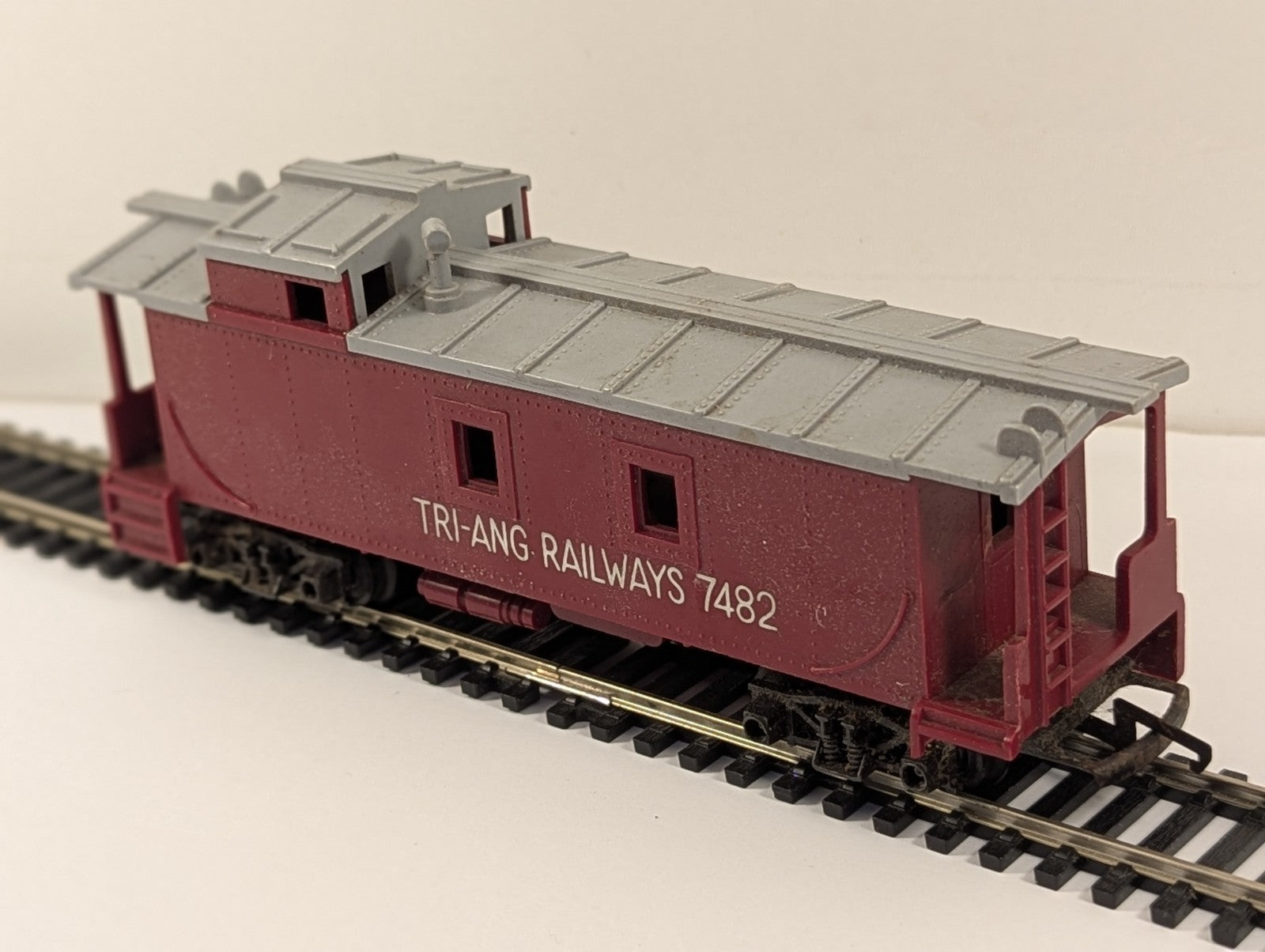Tri-ang Railways R115 Transcontinental Caboose No. 7482