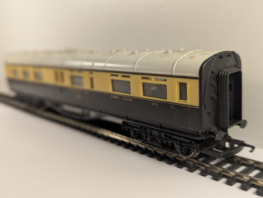 Hornby OO Gauge G.W.R. Restaurant Car Passenger Coach 9578