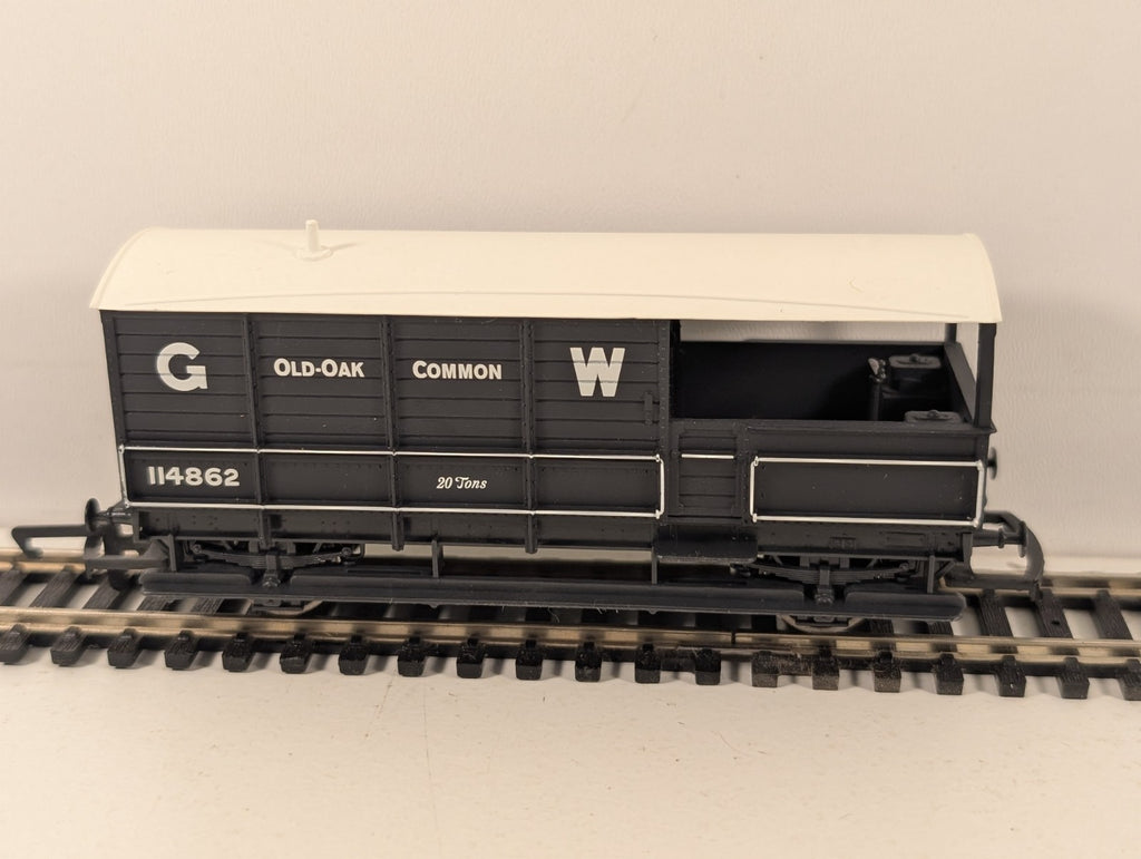 Hornby R6077B OO Gauge GWR Toad Brake Van Old Oak