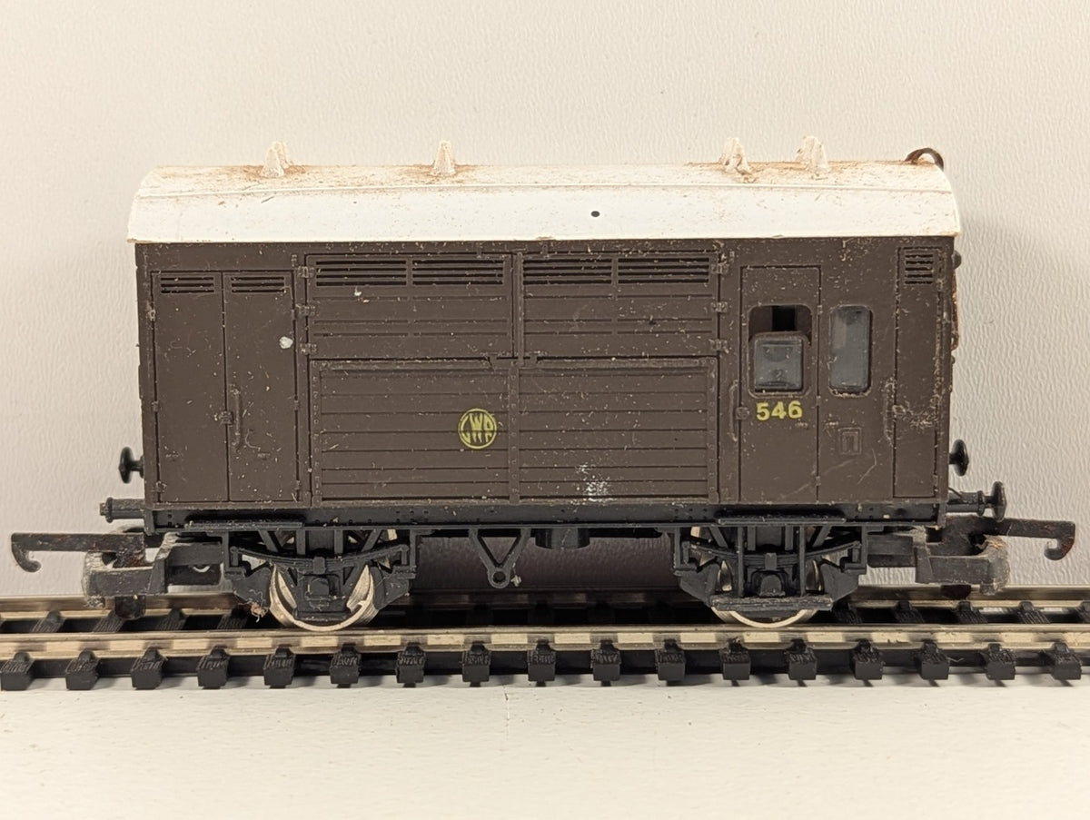 Lima 305625 OO Gauge GWR Horse Box No. 546 – GW Brown