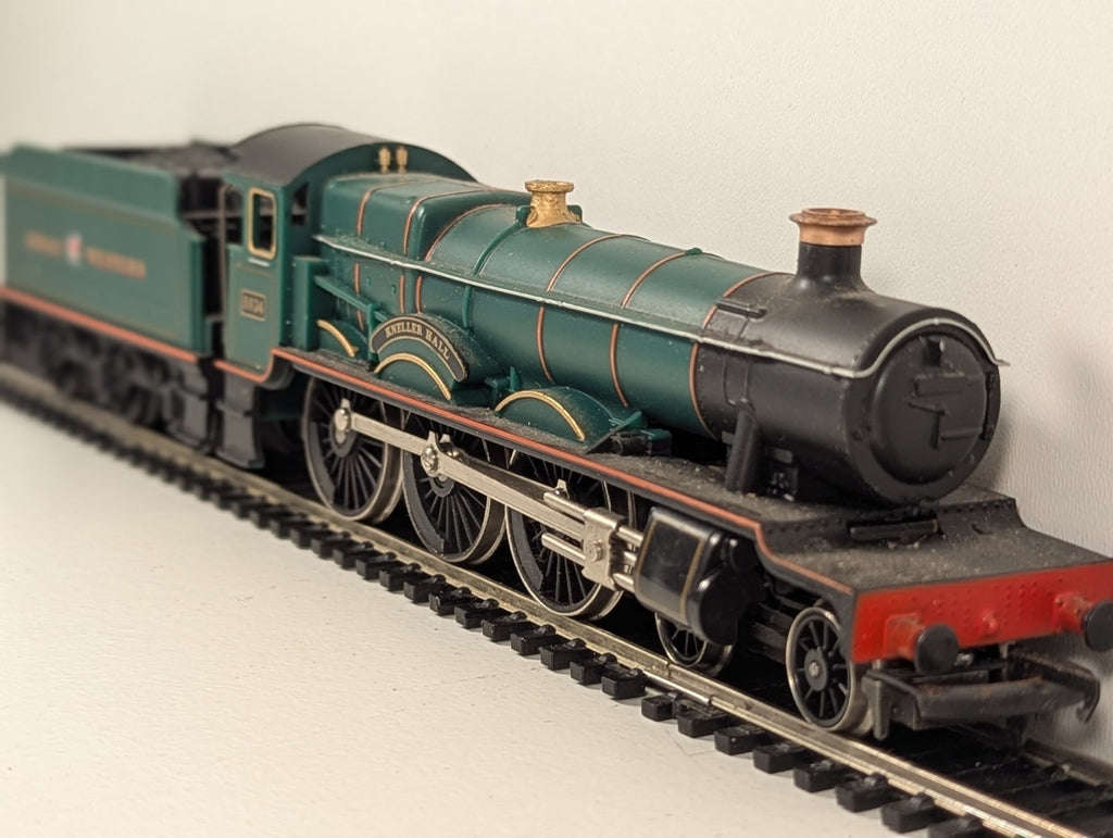 Hornby OO Gauge GWR 49xx Hall Class 4-6-0 “Kneller Hall”