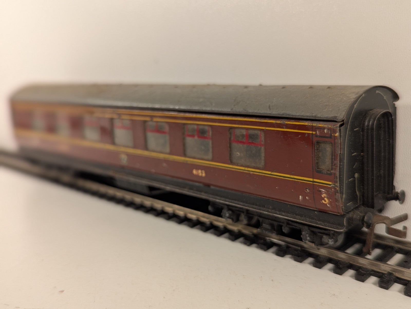 Hornby Dublo 4183 LMS Tinplate Coach OO Gauge