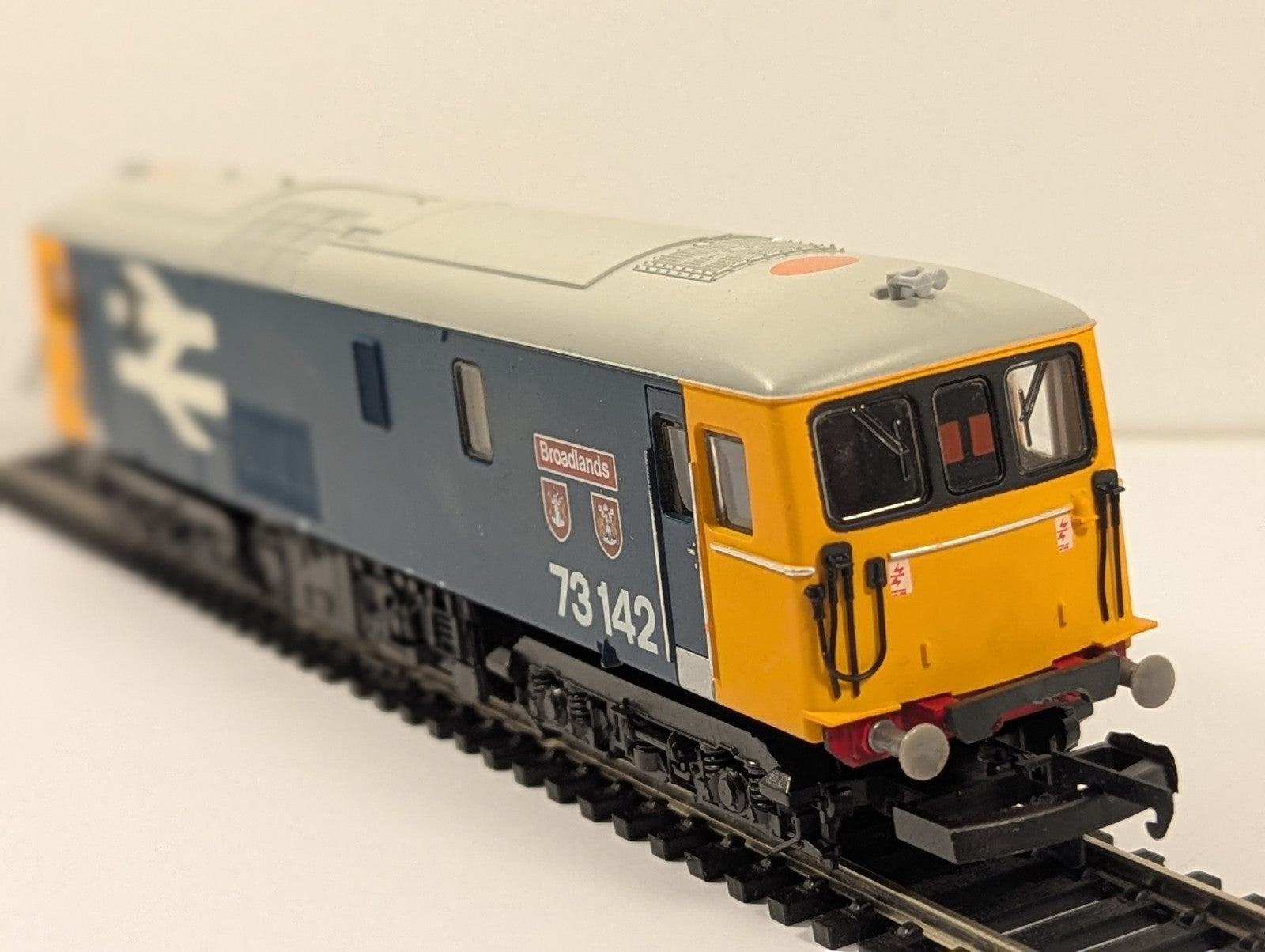 Lima OO Gauge Class 73 73142 'Broadlands' Locomotive BR Large Logo