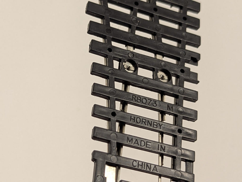 Hornby OO Gauge Right Hand Point Track R8073