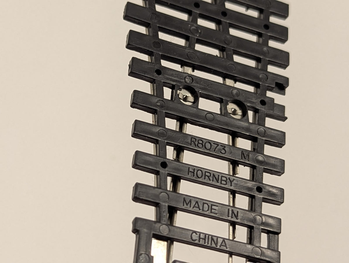 Hornby OO Gauge Right Hand Point Track R8073