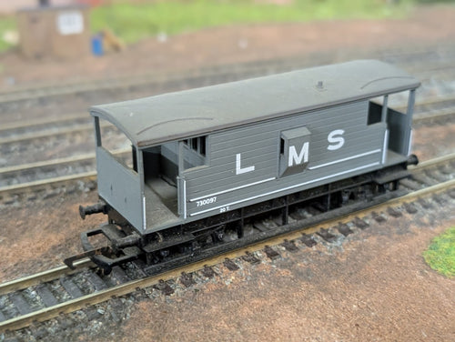 Airfix 54361 OO Gauge LMS 20 Ton Brake Van No. 730097