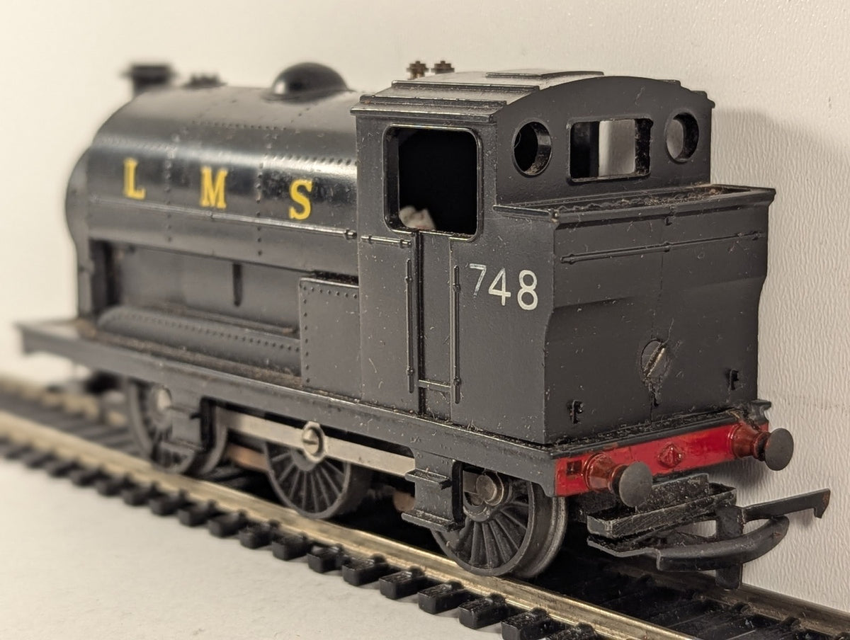 Tri-ang OO Gauge 0-6-0 Saddle Tank Locomotive Steam Locomotive 748 LMS Black