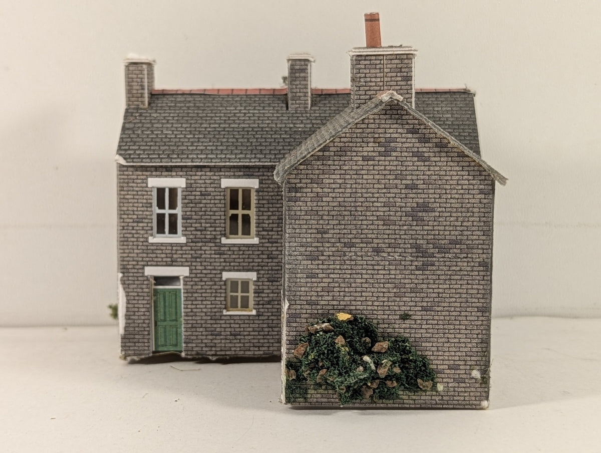 Superquick N Scale Corner Shop Buildings A9