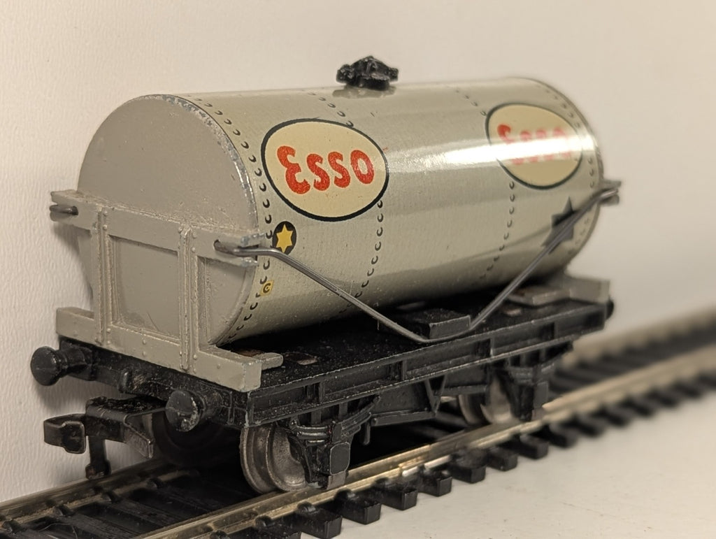 Hornby-Dublo 32081 OO Gauge Petrol Tank Wagon - Boxed