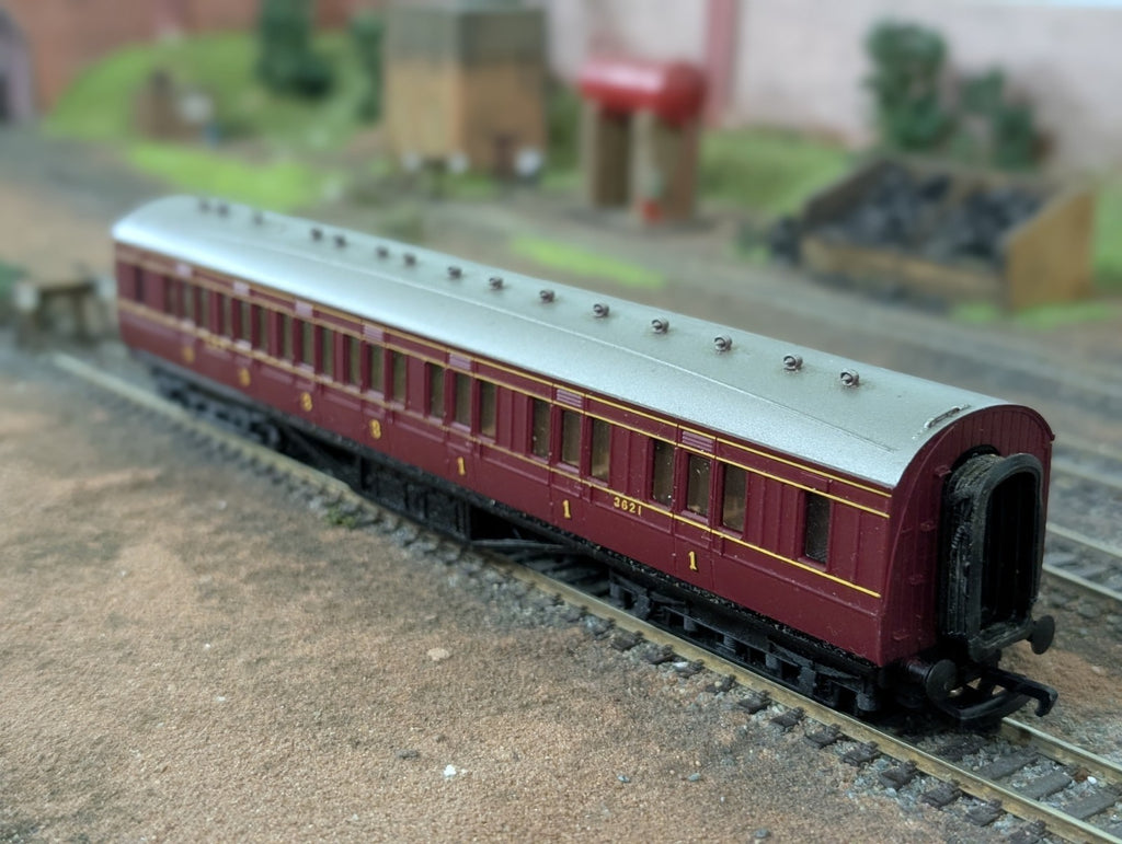 Replica Railways 12201 OO Gauge LMS 57' Composite Coach No. 3621