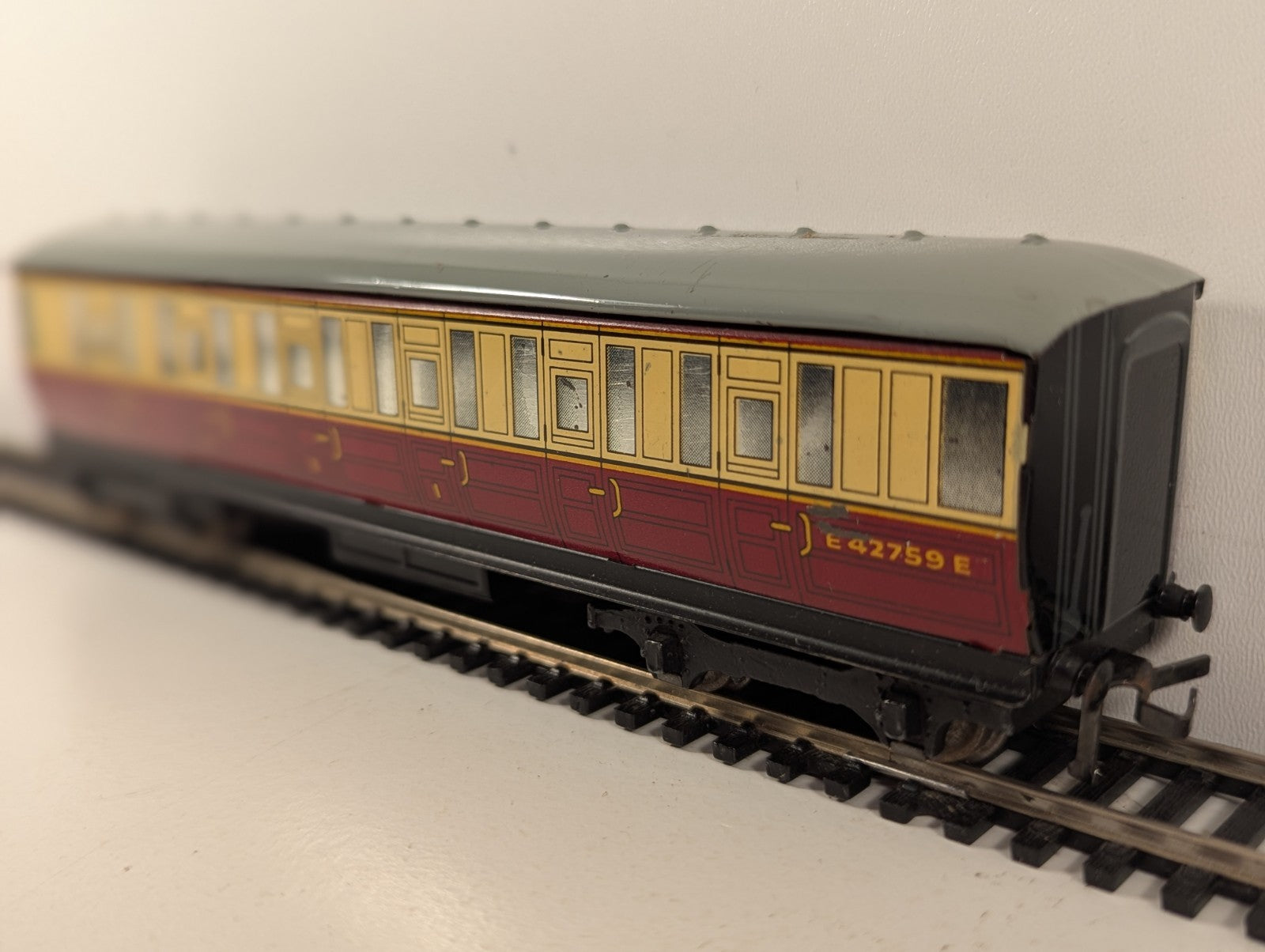 Hornby Dublo BR Gresley Corridor Composite Coach OO Gauge