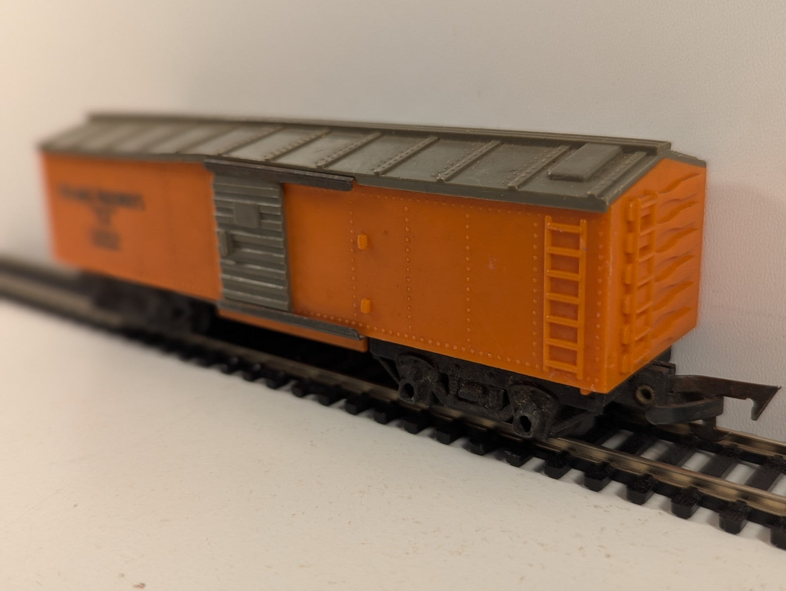 Tri-ang Railways OO Gauge TR22831 Orange Box Car