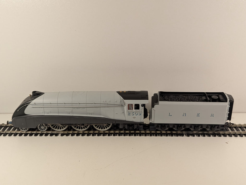 Hornby R2965 Class A4 Locomotive “75th Anniversary of the Silver Jubilee"
