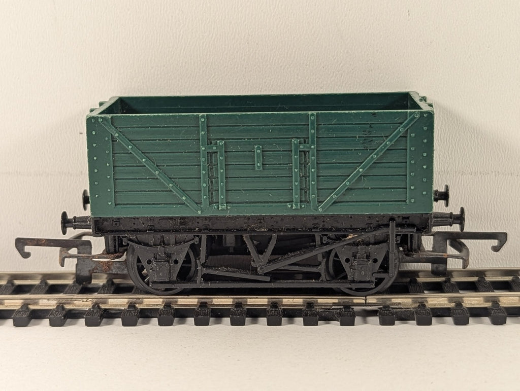 Tri-ang Hornby OO Gauge Goods Wagon with Drop Sides Green R113