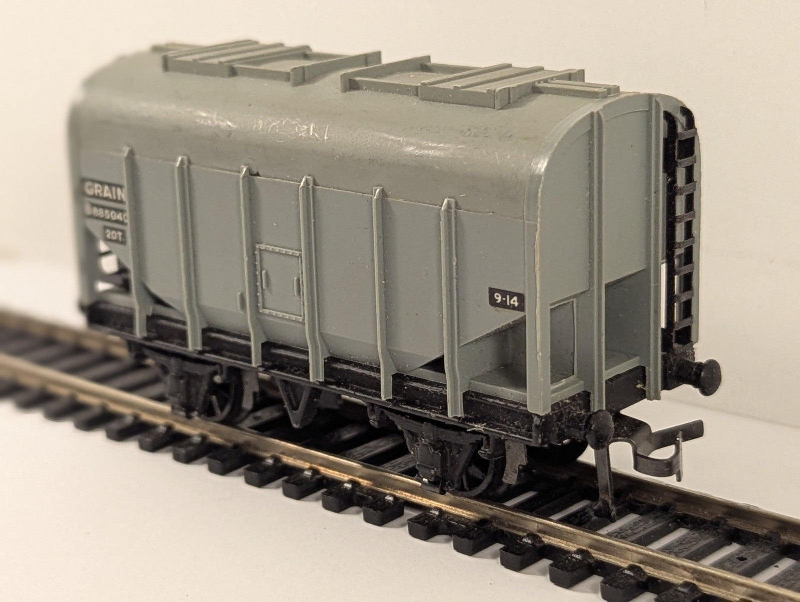 Hornby Dublo 32067 20 Ton Bulk Grain Wagon OO Gauge Boxed