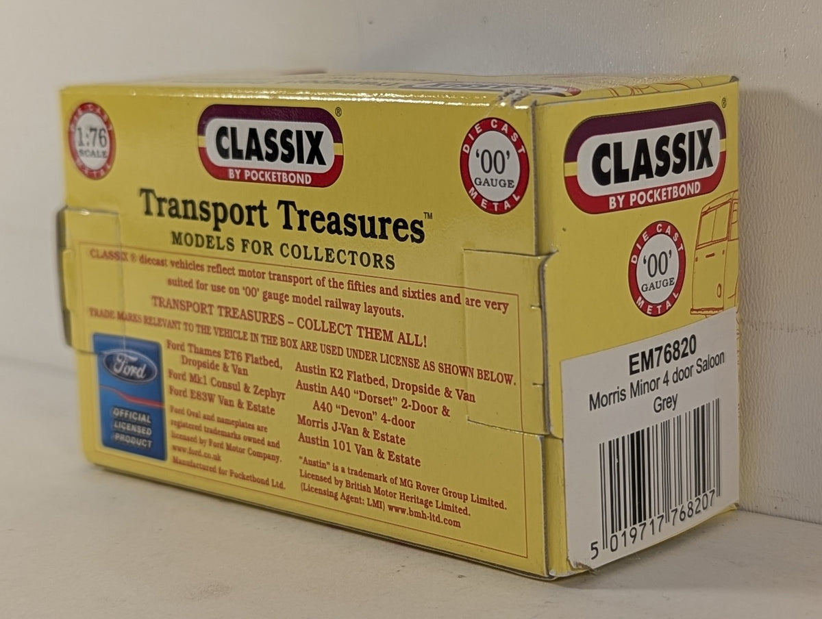Classix 1:76 Scale / OO Gauge Morris Minor 4-Door Saloon Road Vehicle Grey