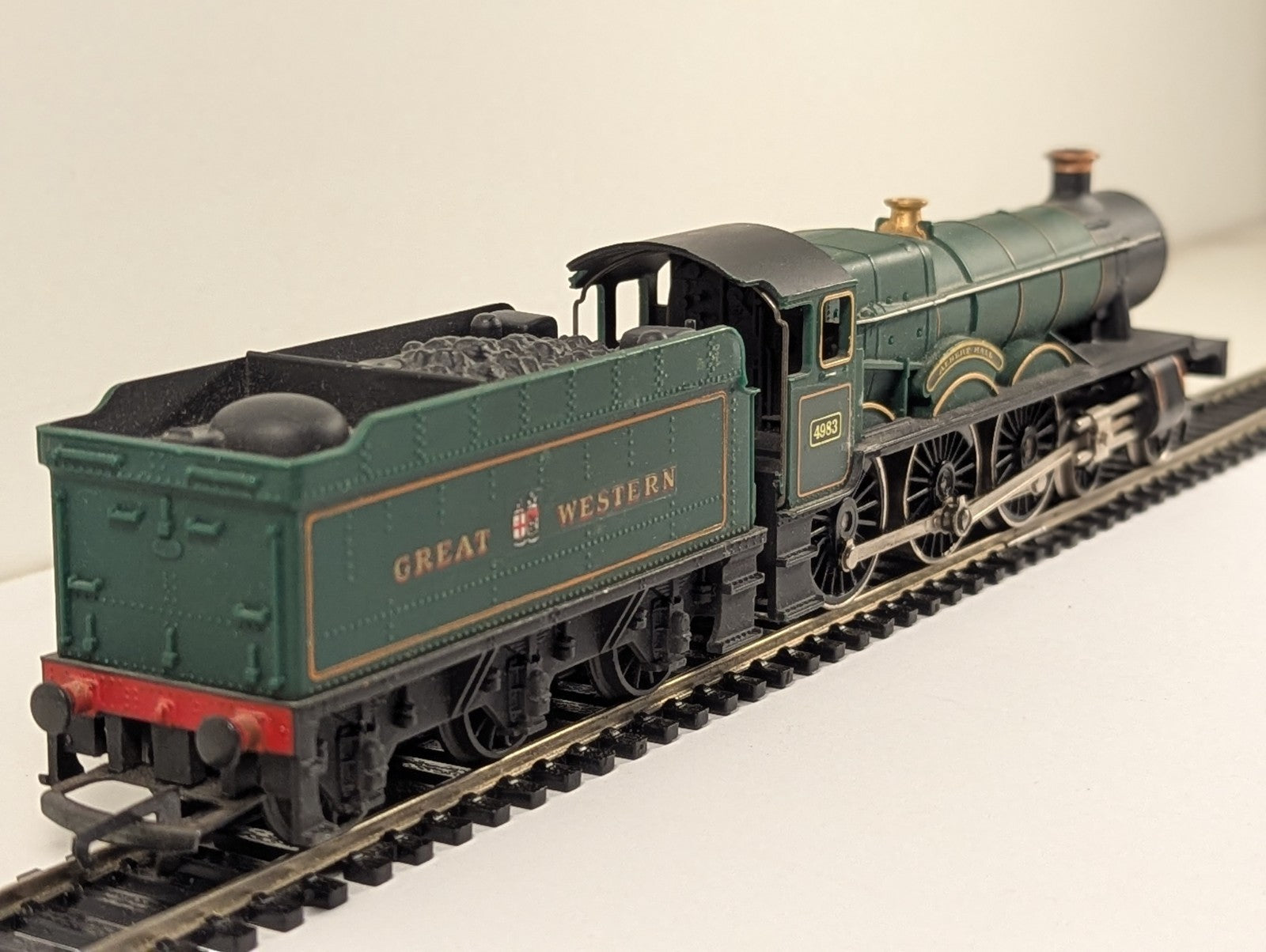Hornby R759 GWR Hall Class 4-6-0 'Albert Hall' Steam Locomotive OO Gauge
