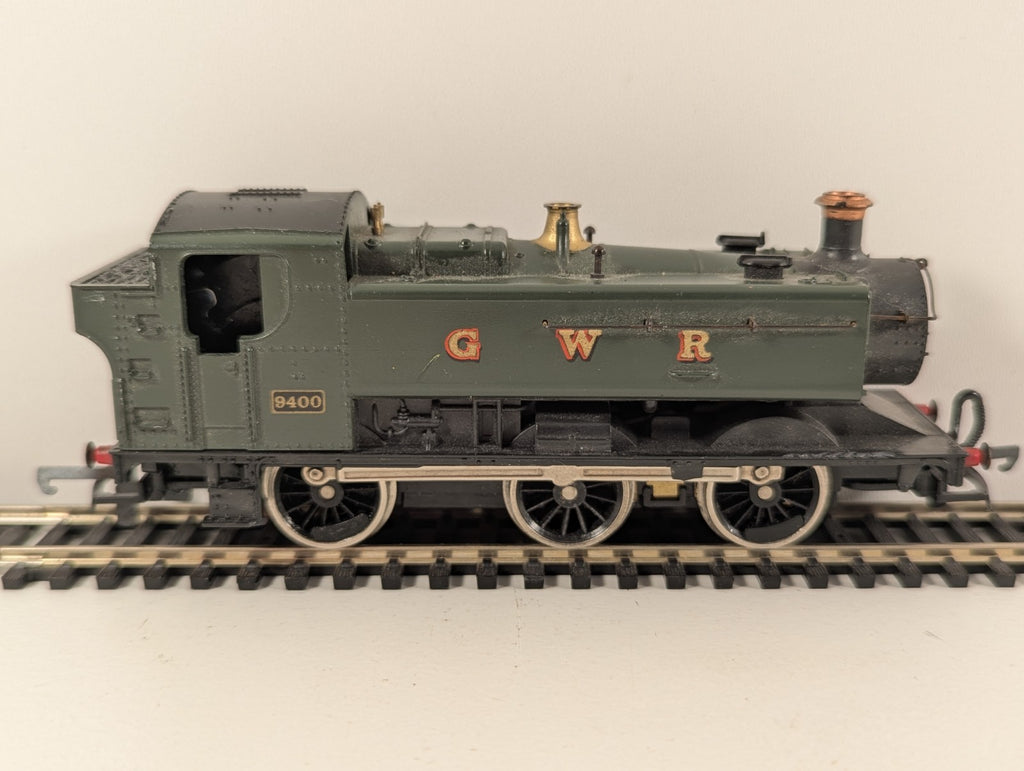 Lima GWR 94xx Class 0-6-0PT Pannier Tank No. 9400 in GWR Green