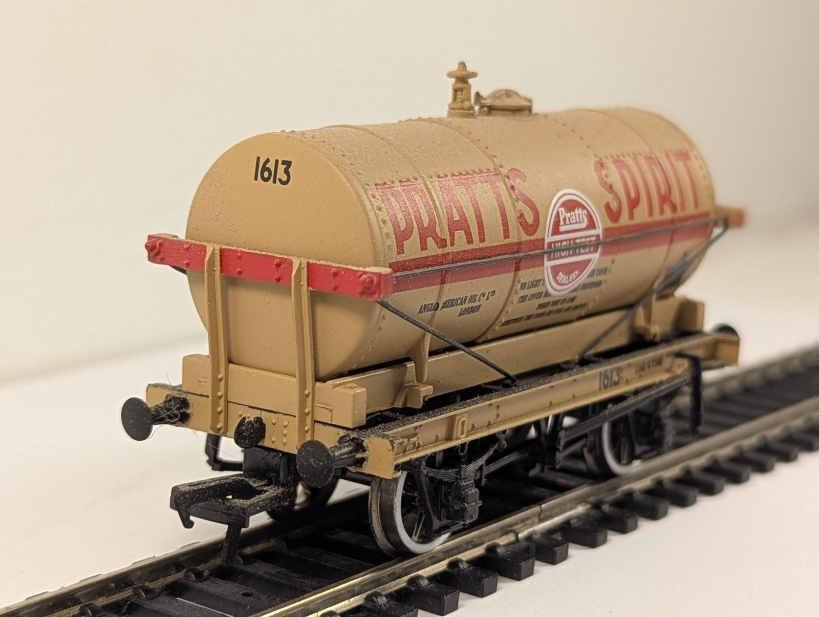 Bachmann OO Gauge 14 Ton Tank Wagon Pratts Spirit Goods Wagon 1613