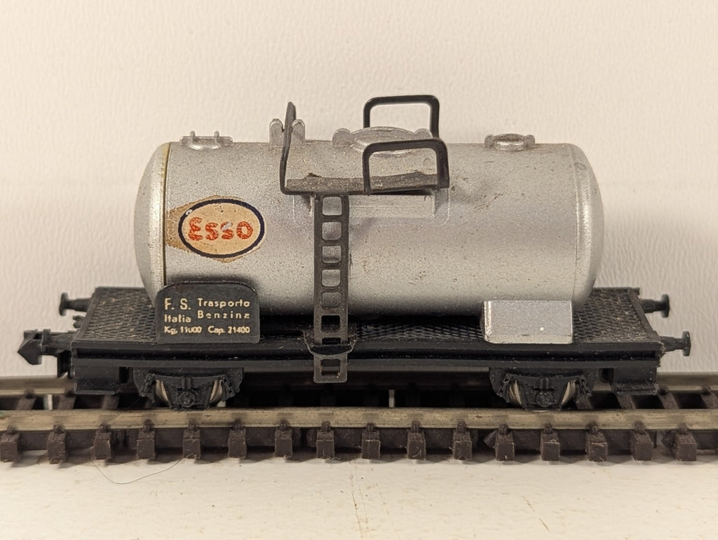 Lima MicroModels N Gauge Esso Tank Wagon - Missing Coupler