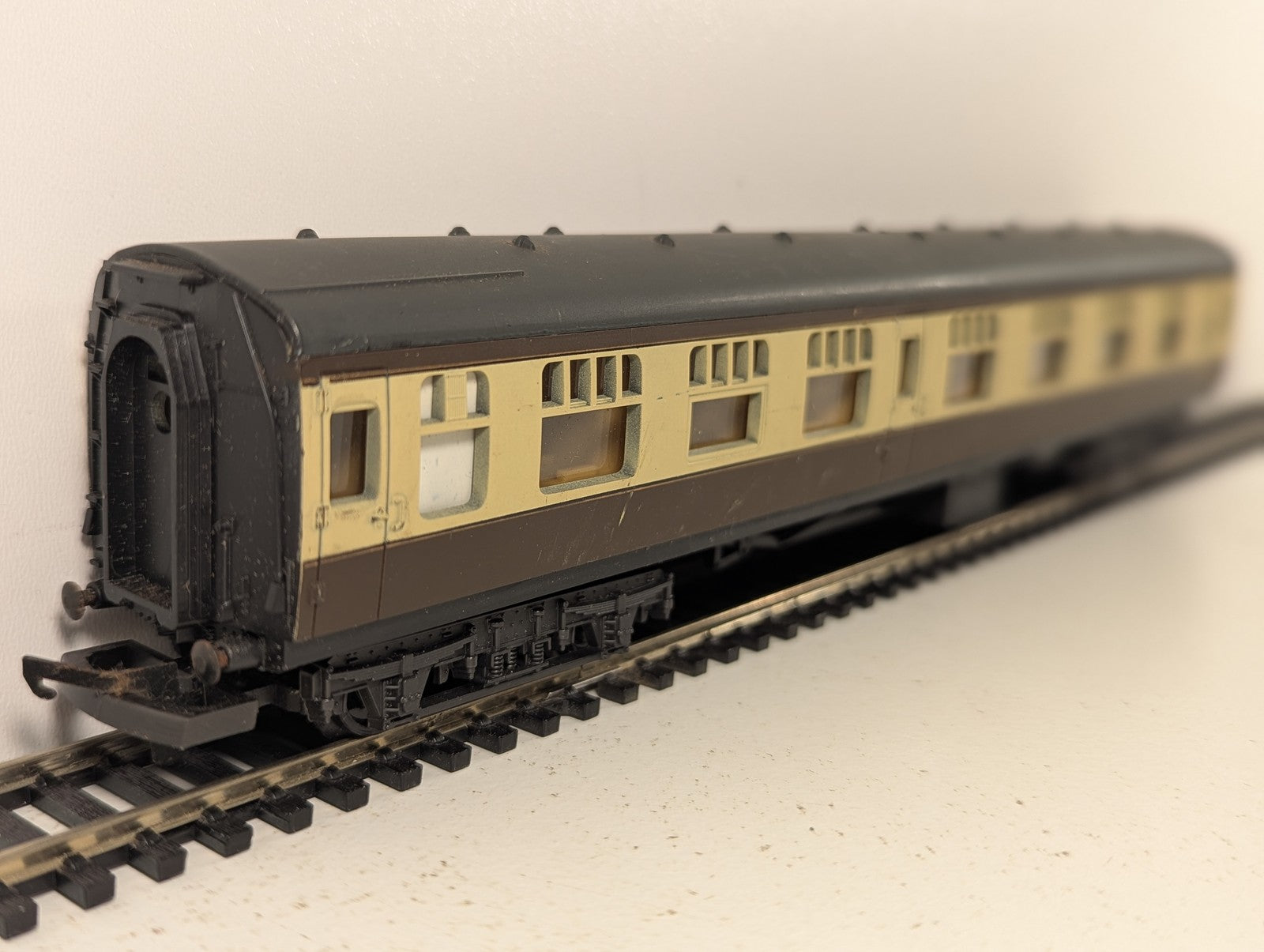 Lima OO Gauge BR Corridor Composite Coach Passenger Coach W24624