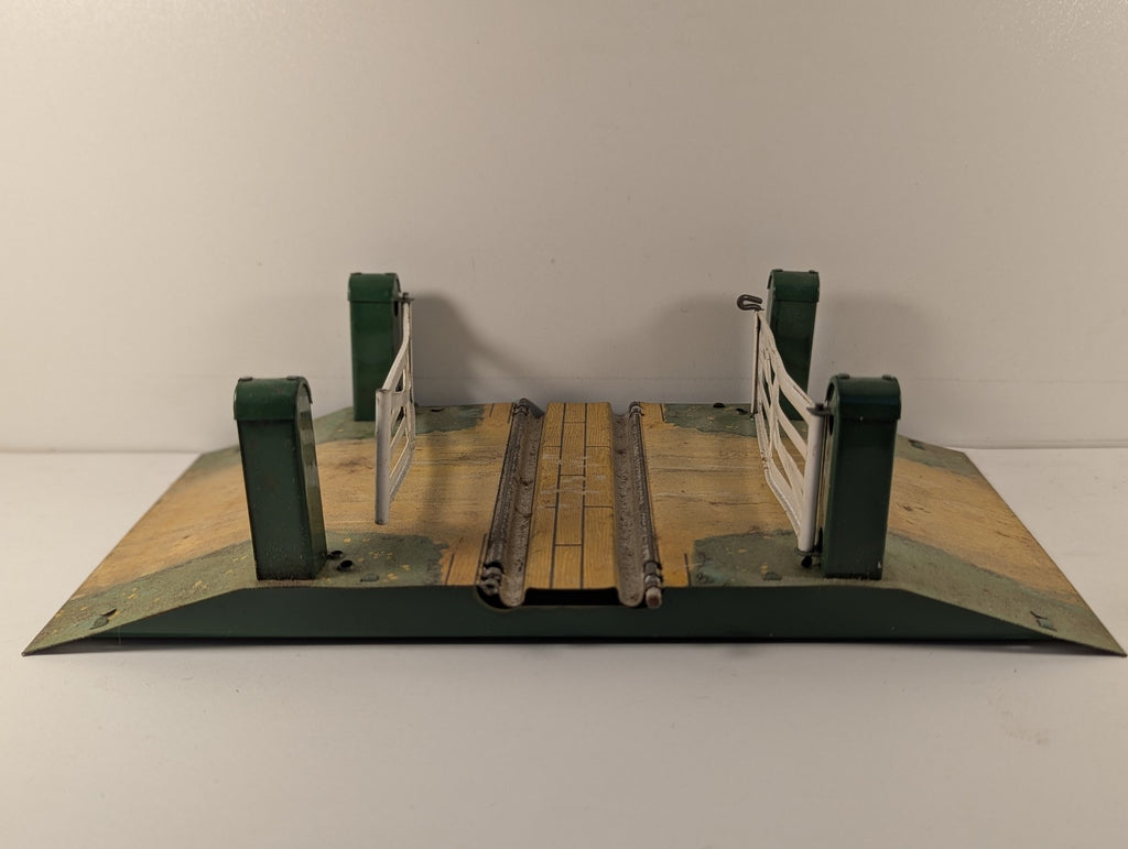 Hornby O Gauge No. 1 Level Crossing
